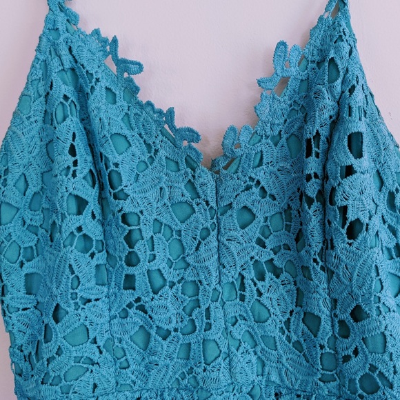 Blue crochet midi dress - Picture 3 of 6